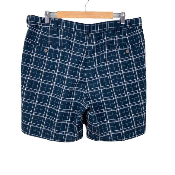 Haggar Moisture-Wicking Golf Plaid Shorts Men's Size 38 - Picture 2 of 9